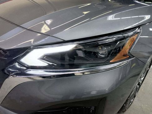 Used 2025 Nissan Altima 2.5 SV w/ SV Premium Package FWD image 9