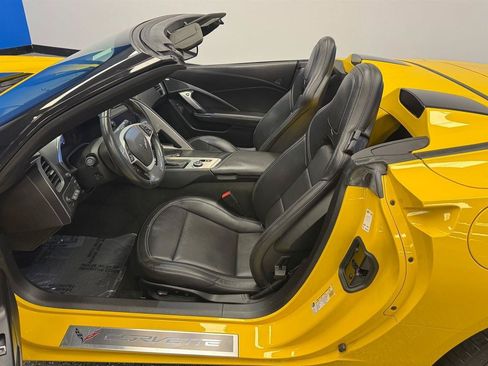Used 2015 Chevrolet Corvette Stingray Convertible w/ 2LT Preferred Equipment Group RWD image 19