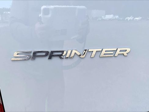 Used 2024 Mercedes-Benz Sprinter 2500 image 31