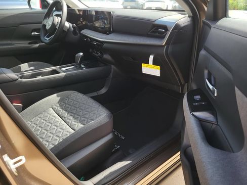 New 2026 Nissan Kicks SV w/ Cold Weather Package FWD image 10