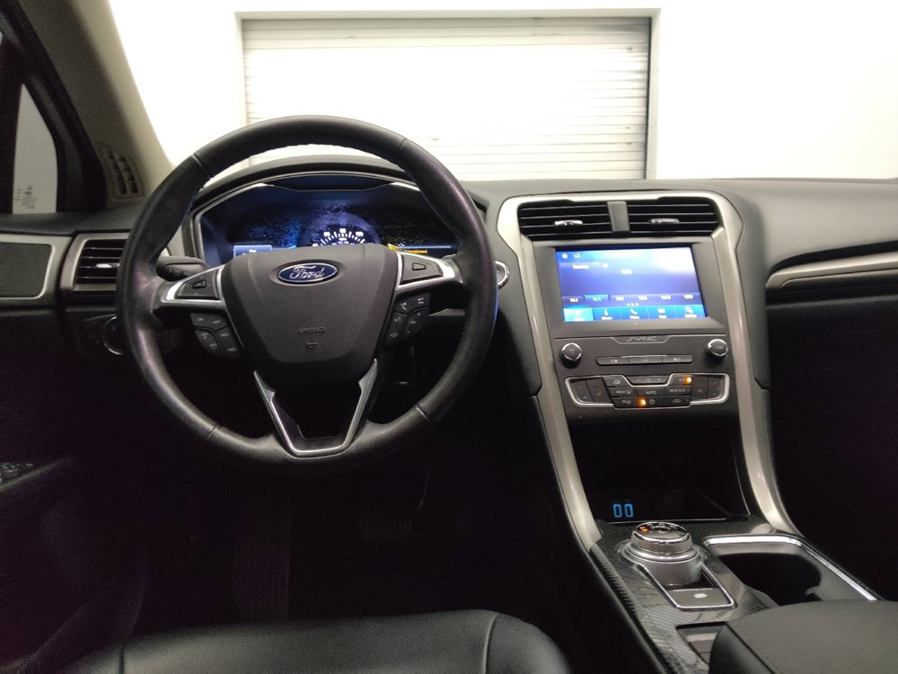 Used 2020 Ford Fusion SEL FWD image 22