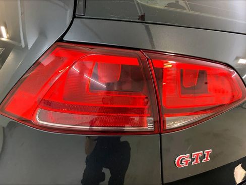 Used 2016 Volkswagen GTI SE w/ Lighting Package (SEL) FWD image 28