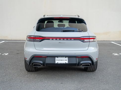 Certified 2025 Porsche Macan image 7