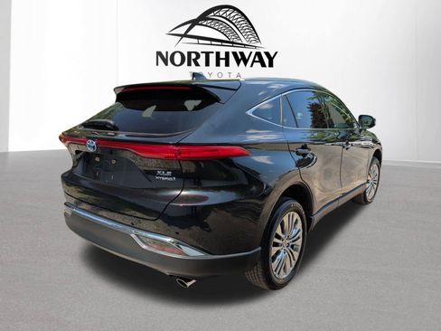 Used 2021 Toyota Venza XLE w/ Softex Package AWD/4WD image 3