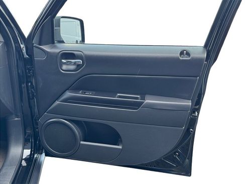 Used 2014 Jeep Patriot Sport w/ Power Value Group image 17