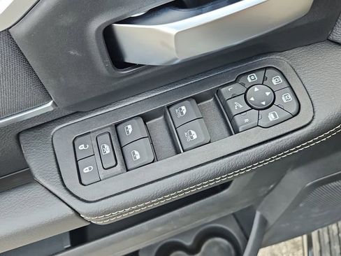 New 2026 RAM 2500 Big Horn AWD/4WD image 24