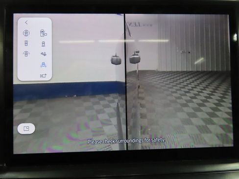 Used 2023 Ford F250 Lariat w/ Lariat Ultimate Package image 19