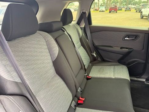 Certified 2023 Nissan Rogue SV FWD image 18