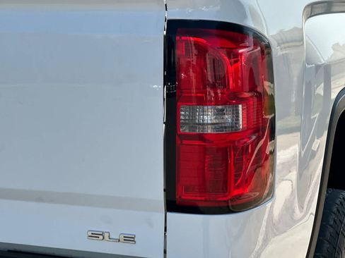 Used 2016 GMC Sierra 2500 SLE w/ SLE Preferred Package AWD/4WD image 32