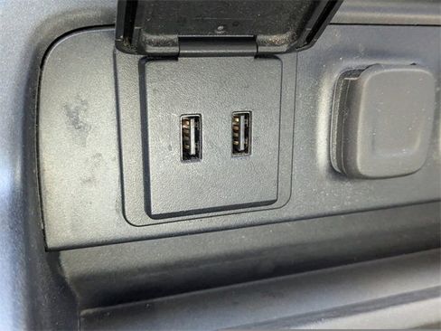 Used 2018 Chevrolet Silverado 1500 High Country image 21