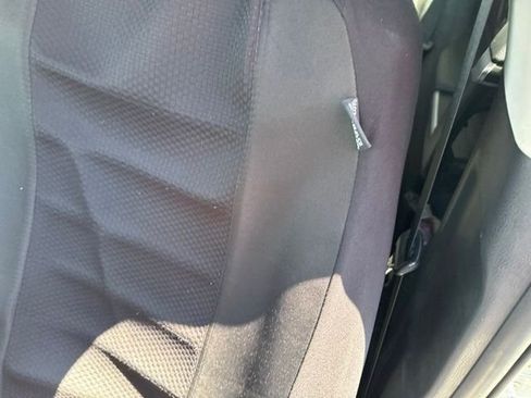 Used 2021 Toyota RAV4 LE FWD image 10