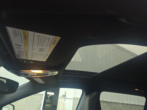 Used 2024 Jeep Compass Latitude w/ Sun and Sound Group image 18