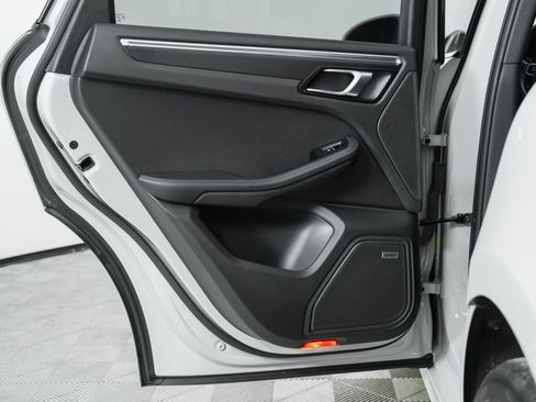 Used 2022 Porsche Macan GTS image 19