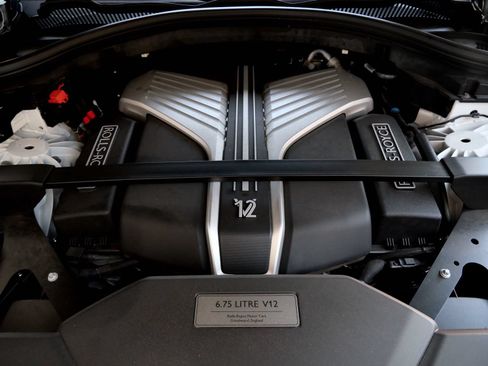 Certified 2024 Rolls-Royce Cullinan AWD/4WD image 29