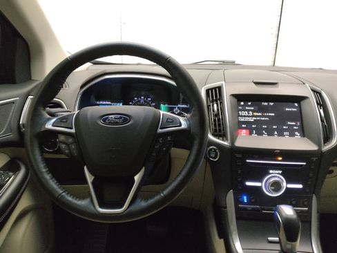 Used 2018 Ford Edge Titanium w/ Equipment Group 302A FWD image 22