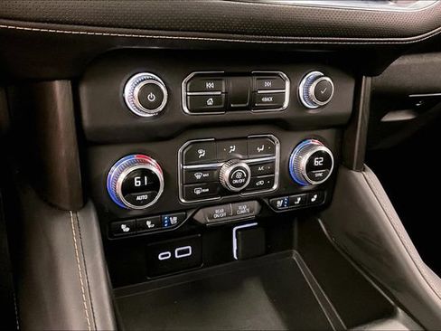 Used 2024 GMC Yukon XL AT4 AWD/4WD image 30