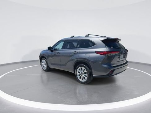 Used 2023 Toyota Highlander Limited AWD/4WD image 6