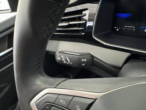 Used 2025 Volkswagen Jetta Sport FWD image 20