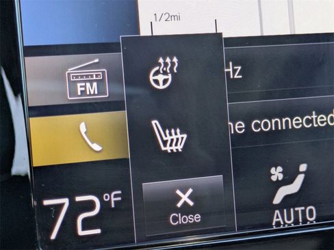 Used 2020 Volvo XC40 T5 R-Design w/ Protection Package Premier image 25