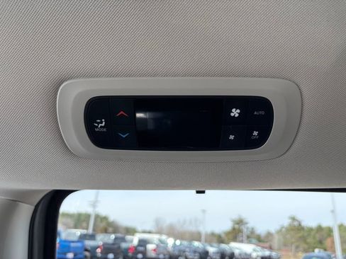 Certified 2023 Chrysler Pacifica Touring-L FWD image 20
