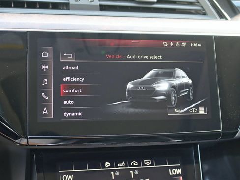 Used 2019 Audi e-tron Premium Plus image 24