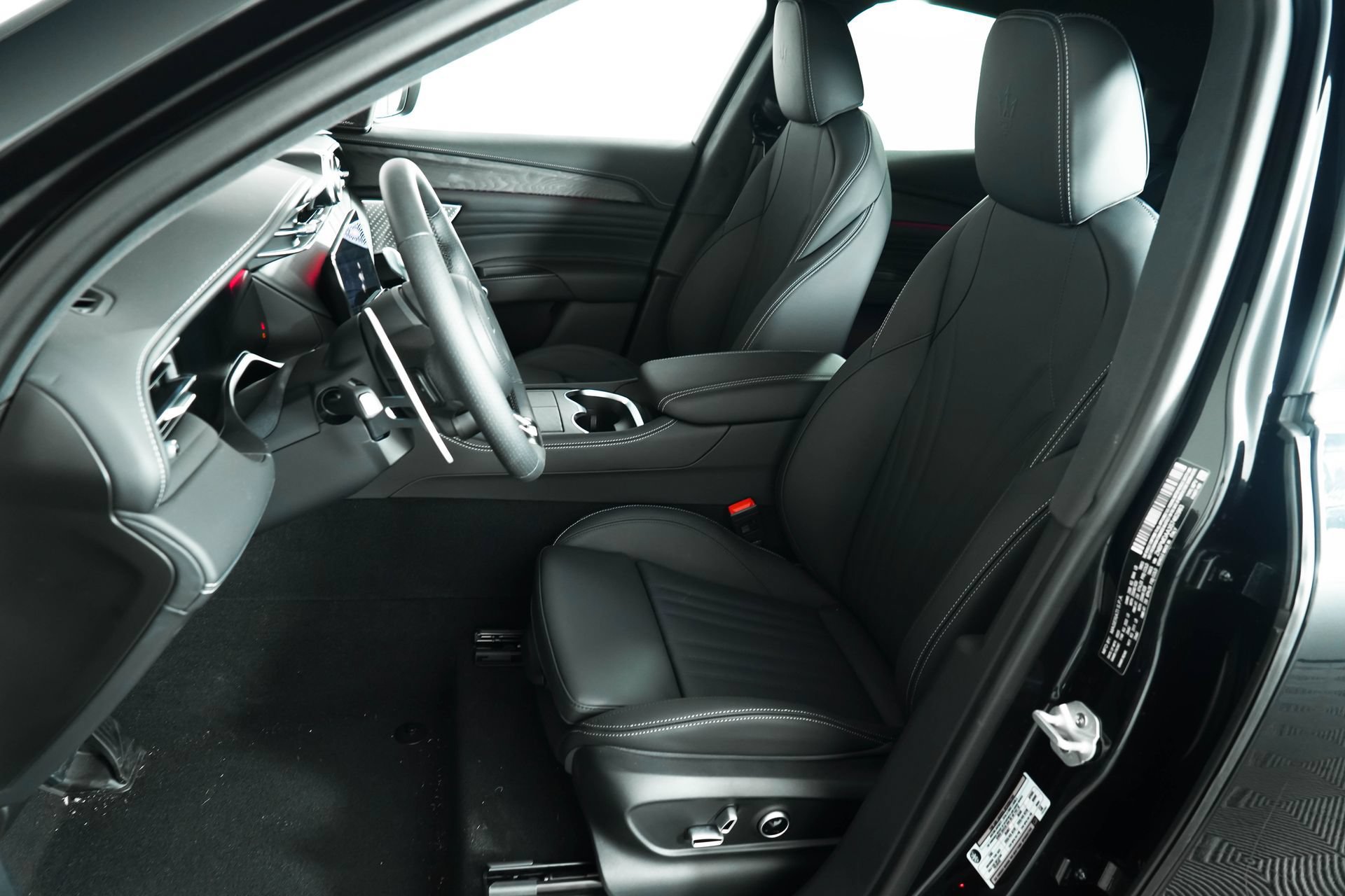 Used 2025 Maserati Grecale GT AWD/4WD image 24