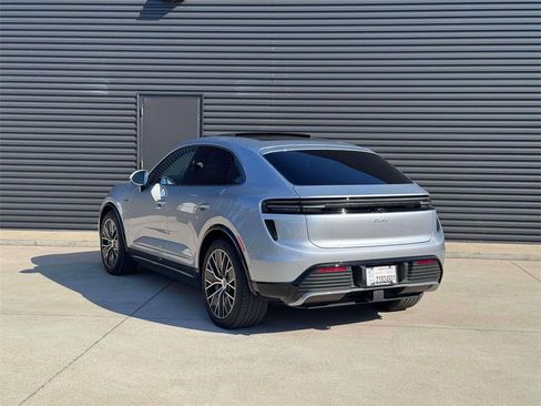 New 2025 Porsche Macan Turbo Electric AWD/4WD image 3