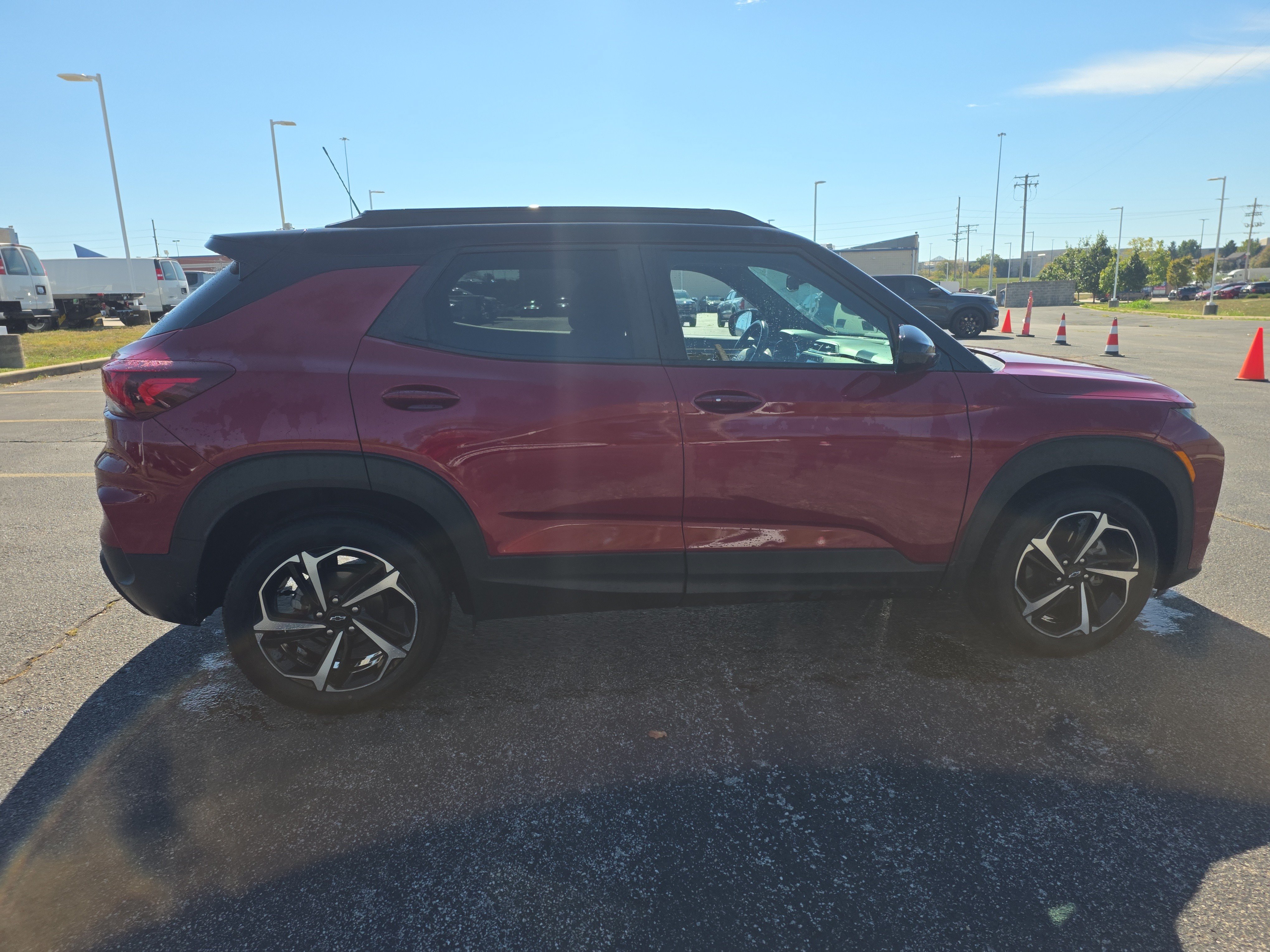 Used 2021 Chevrolet TrailBlazer RS w/ Technology Package FWD image 3