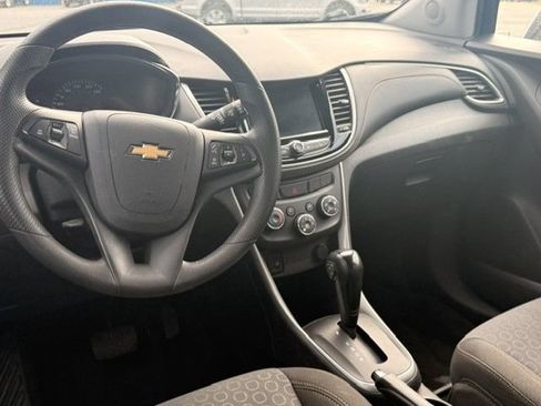 Used 2020 Chevrolet Trax LS w/ Tint and Cruise Package AWD/4WD image 9