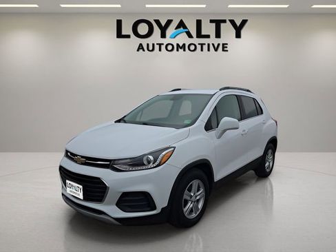 Used 2020 Chevrolet Trax LT FWD image 1