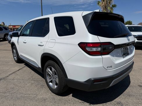 Certified 2025 Honda Pilot EX-L image 9