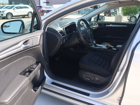 Used 2016 Ford Fusion SE image 24
