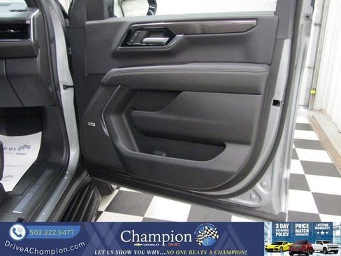 Used 2025 GMC Yukon Elevation w/ LPO, Yukon Black Package image 44