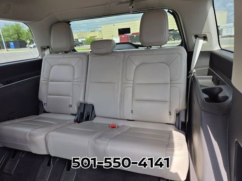 Used 2024 Lincoln Navigator Premiere AWD/4WD image 11