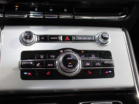 Used 2022 Lincoln Aviator AWD image 26