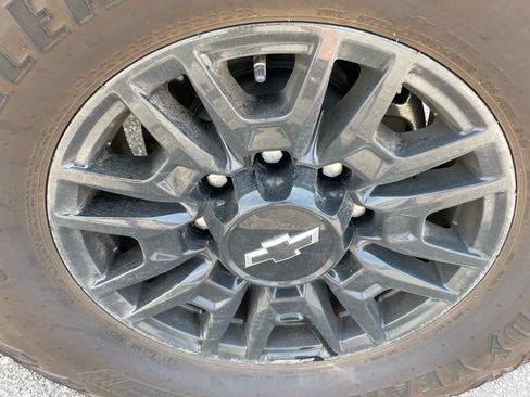 Used 2026 Chevrolet Silverado 2500 ZR2 AWD/4WD image 19