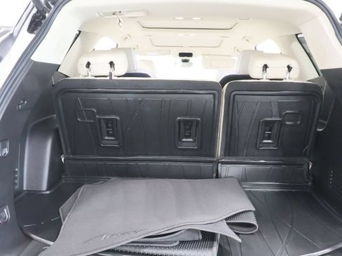 Used 2023 Buick Enclave Avenir w/ Avenir Technology Package AWD/4WD image 31