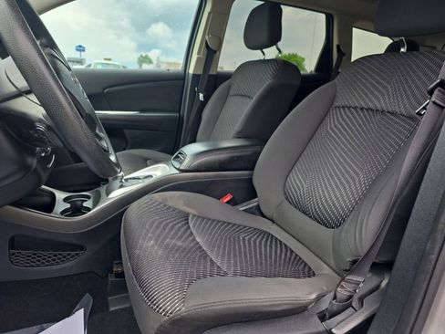 Used 2017 Dodge Journey SXT w/ Comfort/Convenience Group AWD/4WD image 10