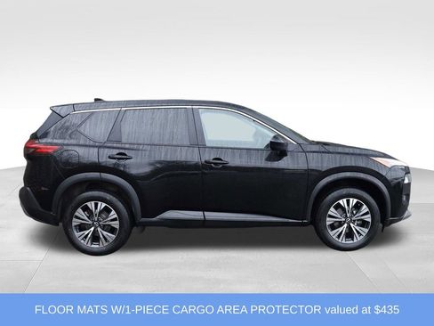 Used 2023 Nissan Rogue SV AWD/4WD image 4