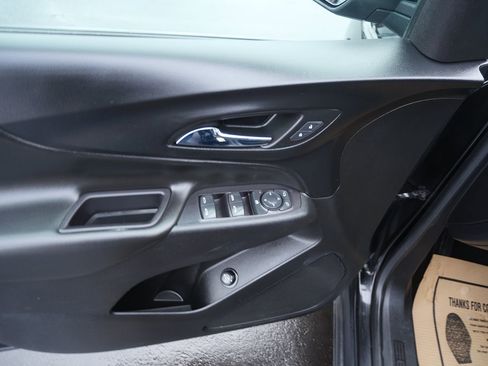Used 2019 Chevrolet Equinox LT image 18