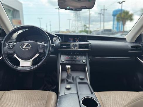 Used 2017 Lexus IS 200t RWD image 9