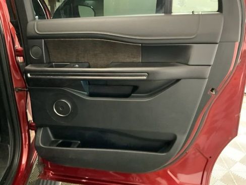 Used 2018 Ford Expedition Max Limited image 31