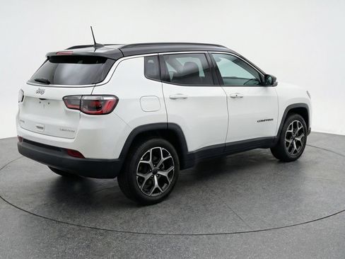 Used 2025 Jeep Compass Limited AWD/4WD image 9