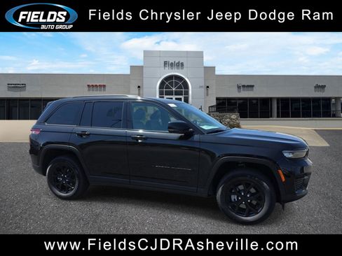 New 2025 Jeep Grand Cherokee Altitude AWD/4WD image 1