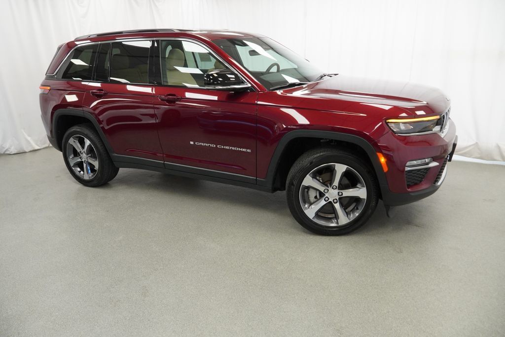Certified 2025 Jeep Grand Cherokee Limited AWD/4WD image 20