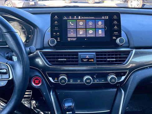 Used 2018 Honda Accord Sport image 6
