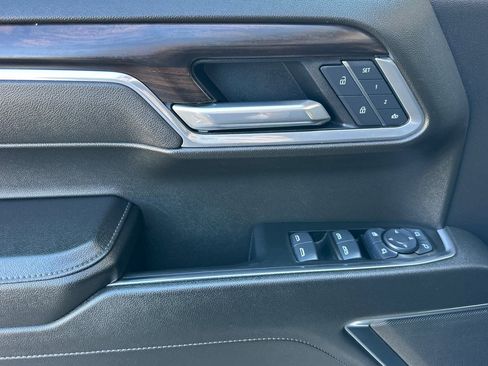 Certified 2025 GMC Sierra 1500 SLT image 11