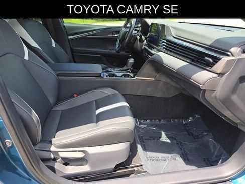 Used 2025 Toyota Camry SE w/ Convenience Package FWD image 10