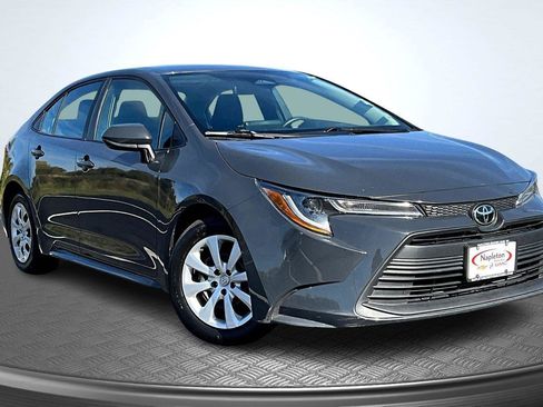 Used 2023 Toyota Corolla LE image 12