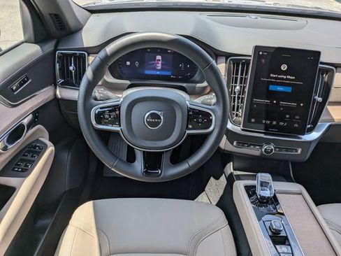 Used 2026 Volvo XC90 B5 Plus AWD/4WD image 19